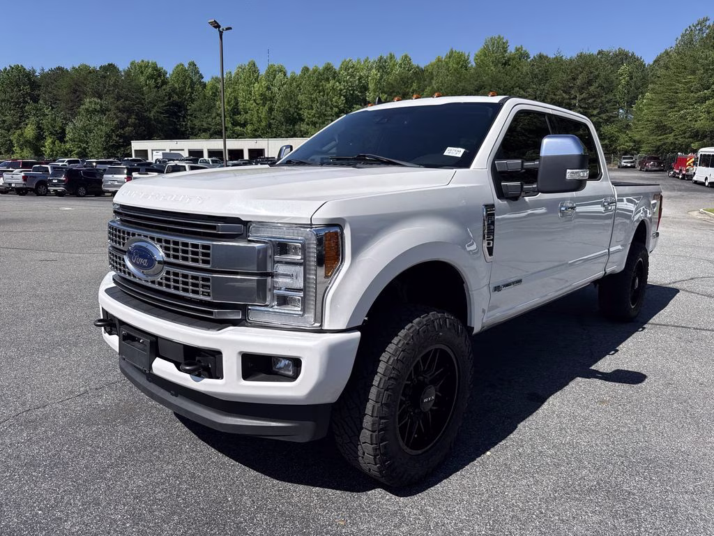 2019 White Platinum Metallic Tri-Coat Ford Super Duty F-250 SRW Platinum 4X4 Truck