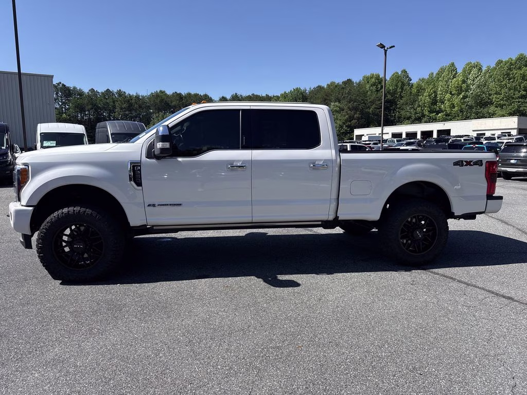 2019 White Platinum Metallic Tri-Coat Ford Super Duty F-250 SRW Platinum 4X4 Truck