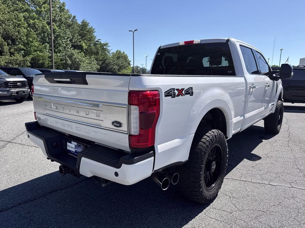 2019 White Platinum Metallic Tri-Coat Ford Super Duty F-250 SRW Platinum 4X4 Truck