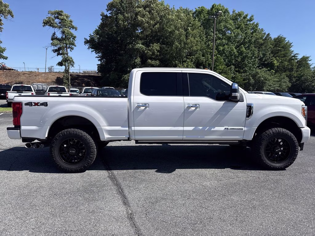 2019 White Platinum Metallic Tri-Coat Ford Super Duty F-250 SRW Platinum 4X4 Truck
