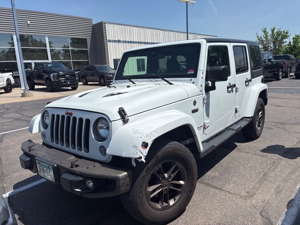 2016 Bright White Clearcoat Jeep Wrangler Unlimited Sahara 4X4 SUV