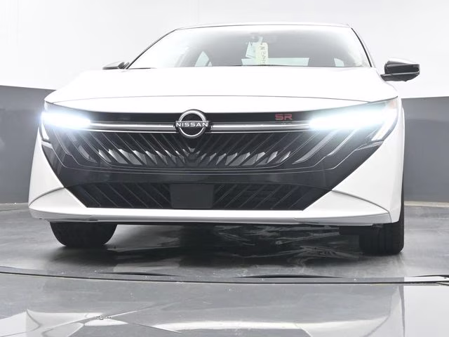 2026 Aspen White/Super Black Nissan Sentra SR FWD Sedan