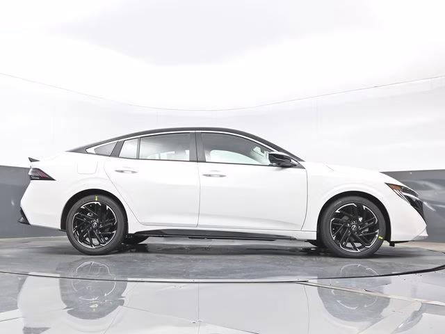 2026 Aspen White/Super Black Nissan Sentra SR FWD Sedan