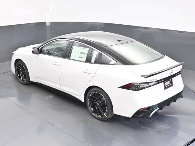 2026 Aspen White/Super Black Nissan Sentra SR FWD Sedan