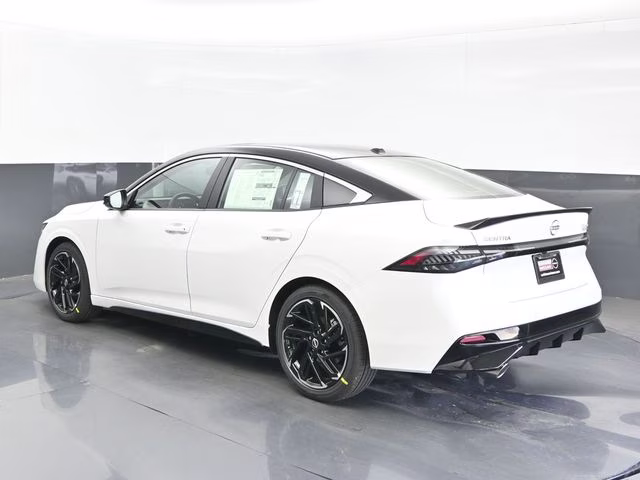 2026 Aspen White/Super Black Nissan Sentra SR FWD Sedan