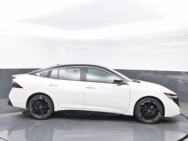2026 Aspen White/Super Black Nissan Sentra SR FWD Sedan