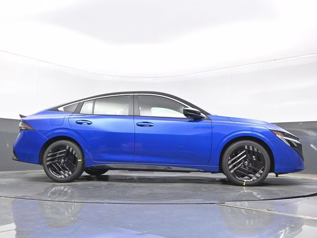 2026 Bluestone Pearl/Super Blk Nissan Sentra SR FWD Sedan