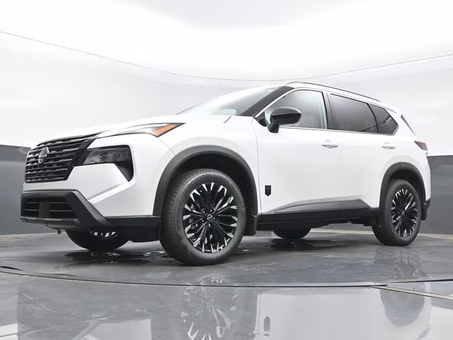 2026 Everest White Pearl Tricoat Nissan Rogue Dark Armor FWD SUV