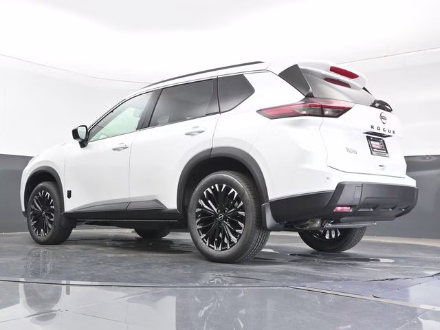 2026 Everest White Pearl Tricoat Nissan Rogue Dark Armor FWD SUV