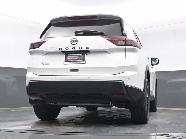 2026 Everest White Pearl Tricoat Nissan Rogue Dark Armor FWD SUV
