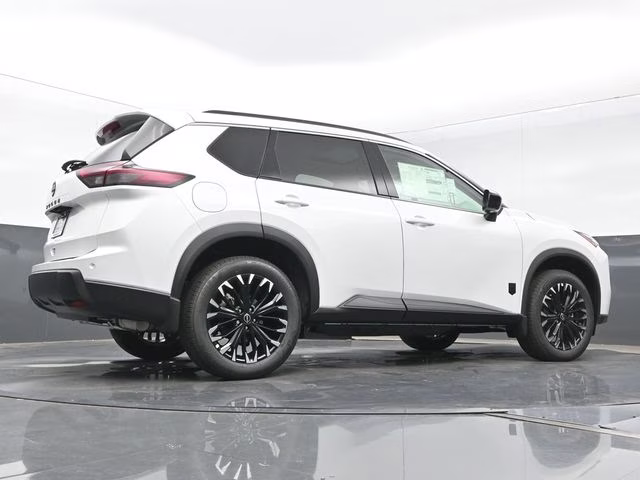 2026 Everest White Pearl Tricoat Nissan Rogue Dark Armor FWD SUV