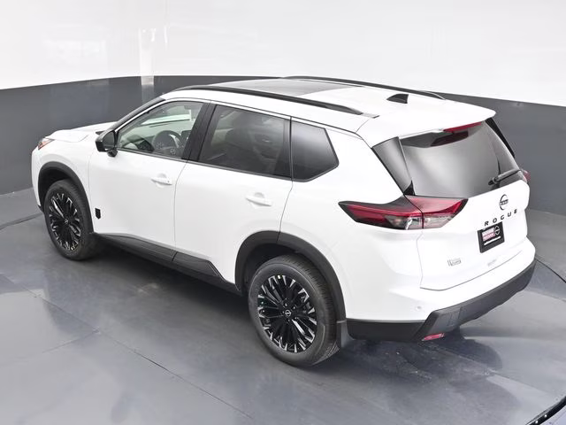 2026 Everest White Pearl Tricoat Nissan Rogue Dark Armor FWD SUV