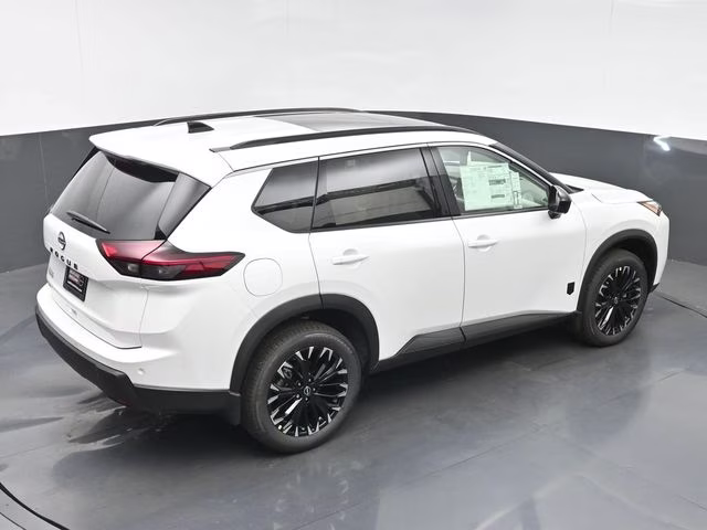 2026 Everest White Pearl Tricoat Nissan Rogue Dark Armor FWD SUV