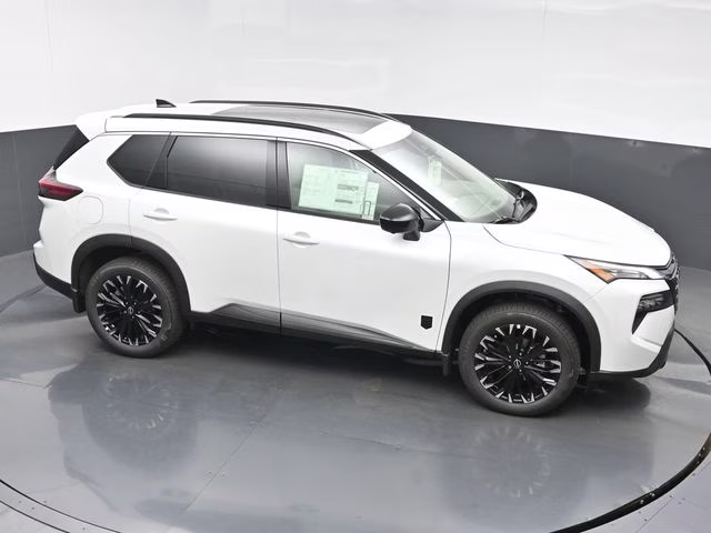 2026 Everest White Pearl Tricoat Nissan Rogue Dark Armor FWD SUV