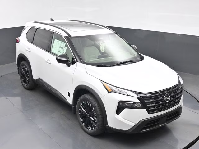 2026 Everest White Pearl Tricoat Nissan Rogue Dark Armor FWD SUV