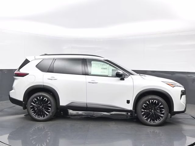 2026 Everest White Pearl Tricoat Nissan Rogue Dark Armor FWD SUV
