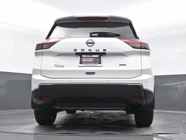 2026 Everest White Pearl Tricoat Nissan Rogue Dark Armor AWD SUV