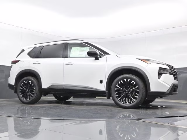 2026 Everest White Pearl Tricoat Nissan Rogue Dark Armor AWD SUV