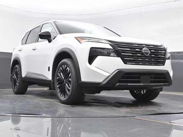 2026 Everest White Pearl Tricoat Nissan Rogue Dark Armor AWD SUV