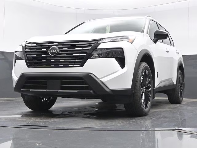 2026 Everest White Pearl Tricoat Nissan Rogue Dark Armor AWD SUV
