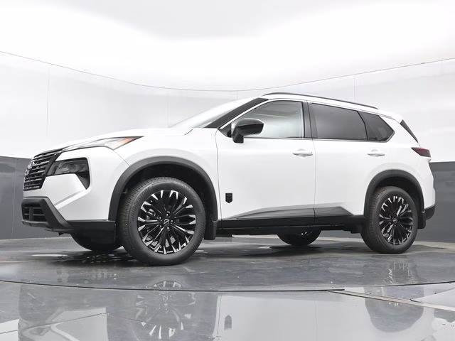 2026 Everest White Pearl Tricoat Nissan Rogue Dark Armor AWD SUV