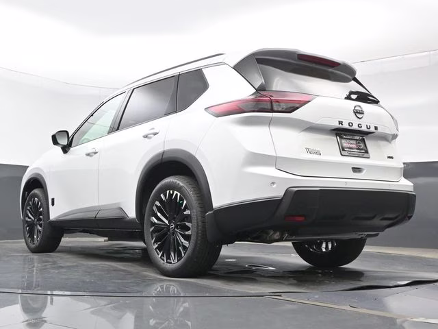 2026 Everest White Pearl Tricoat Nissan Rogue Dark Armor AWD SUV