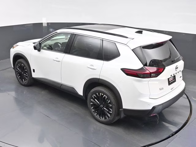 2026 Everest White Pearl Tricoat Nissan Rogue Dark Armor AWD SUV