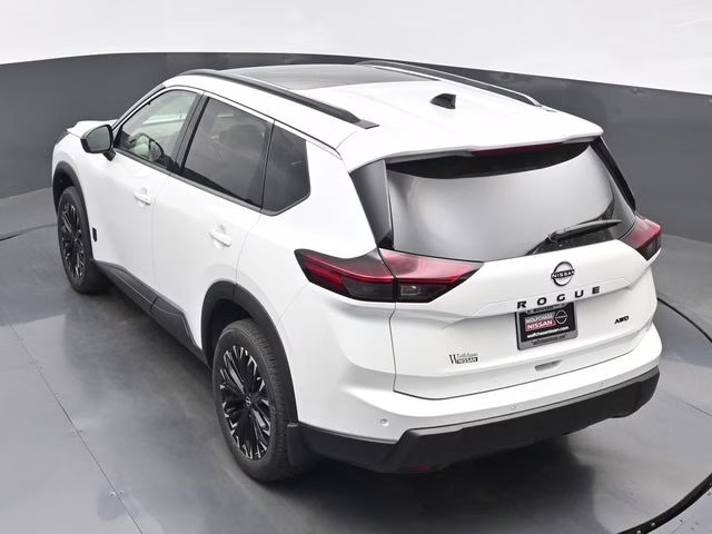 2026 Everest White Pearl Tricoat Nissan Rogue Dark Armor AWD SUV