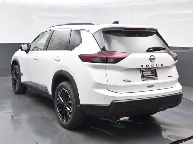 2026 Everest White Pearl Tricoat Nissan Rogue Dark Armor AWD SUV
