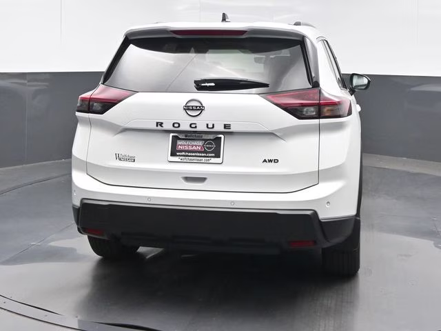 2026 Everest White Pearl Tricoat Nissan Rogue Dark Armor AWD SUV