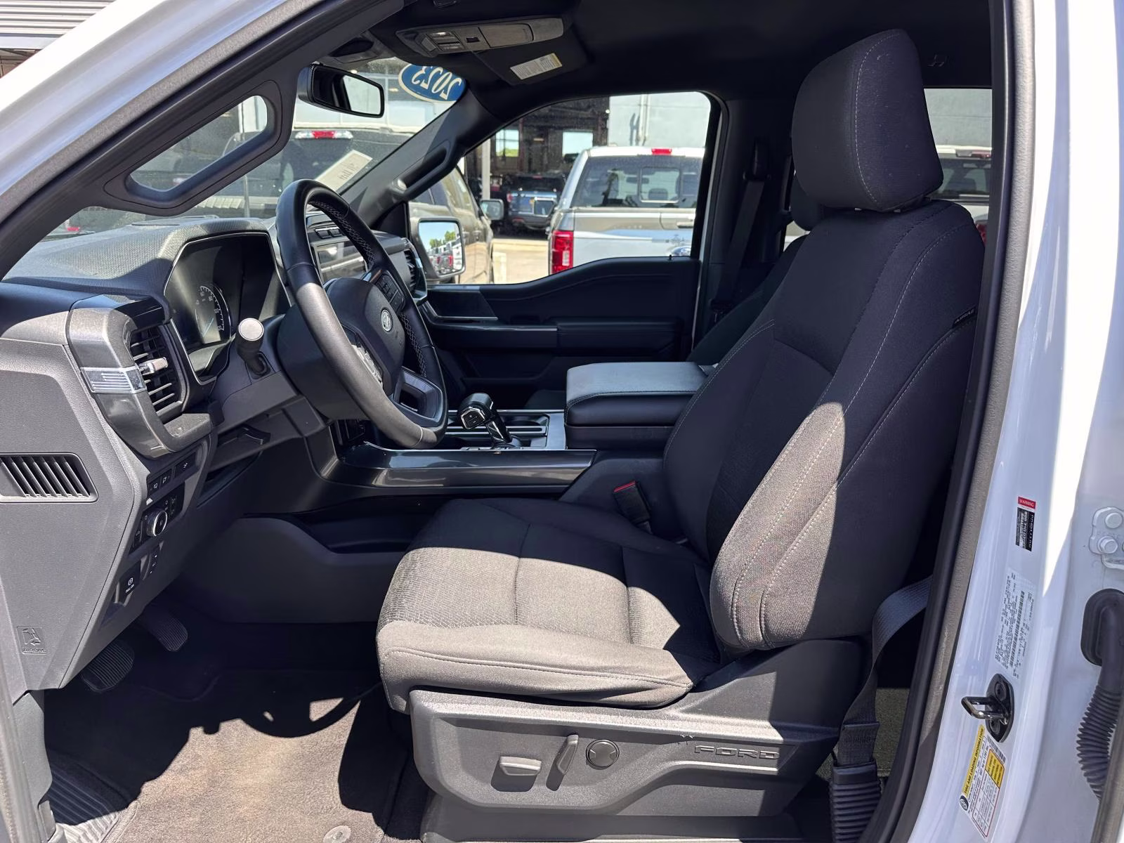 2023 Oxford White Ford F-150 XLT 4WD SuperCrew 5.5' Box 4X4 Truck