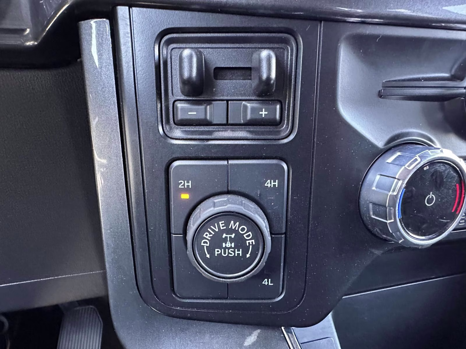 2023 Oxford White Ford F-150 XLT 4WD SuperCrew 5.5' Box 4X4 Truck