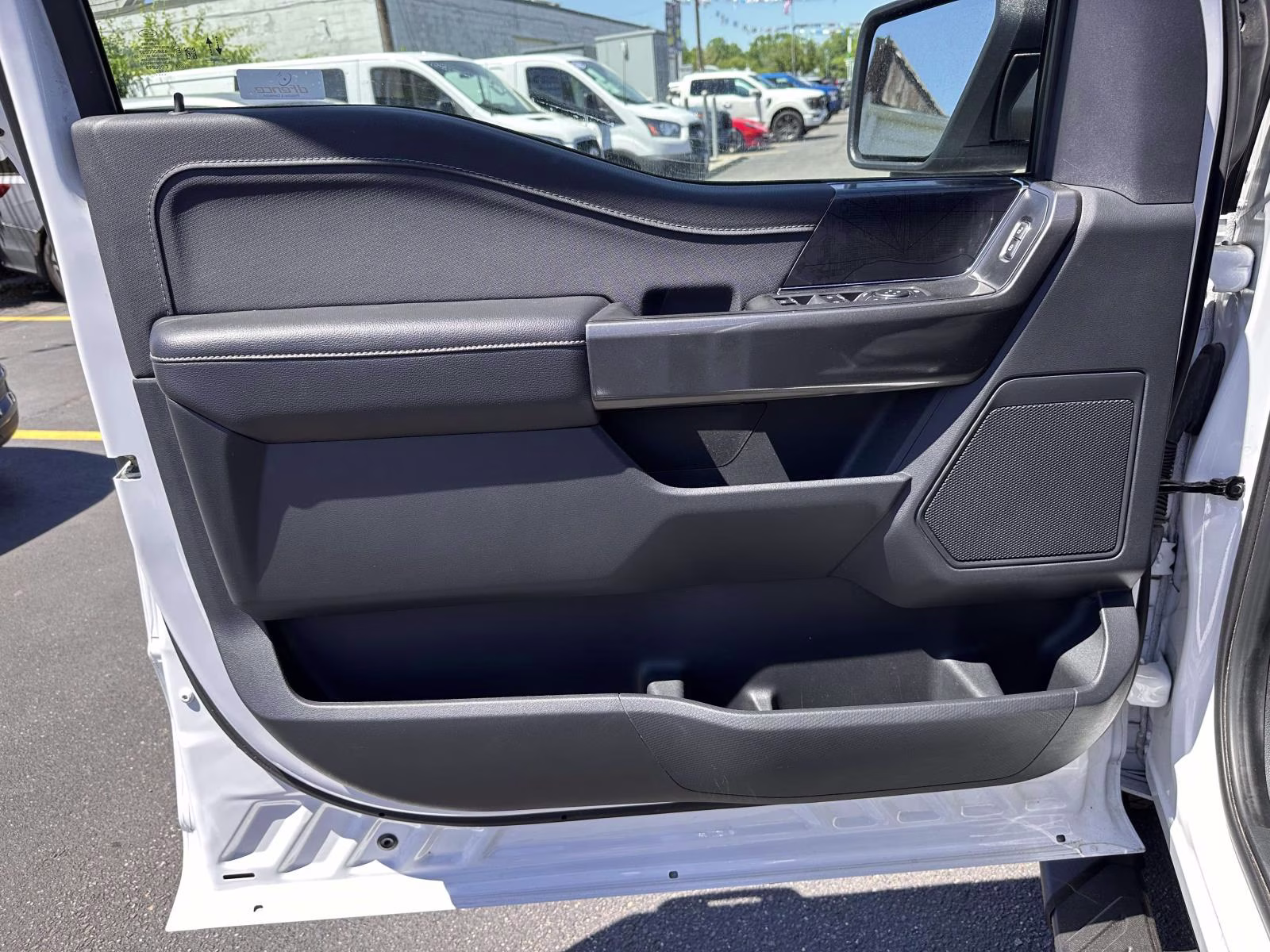 2023 Oxford White Ford F-150 XLT 4WD SuperCrew 5.5' Box 4X4 Truck