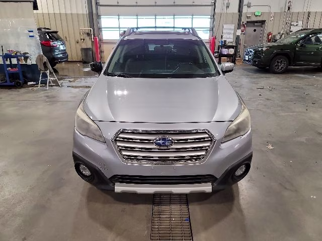 2015 Ice Silver Metallic Subaru Outback 3.6R AWD SUV