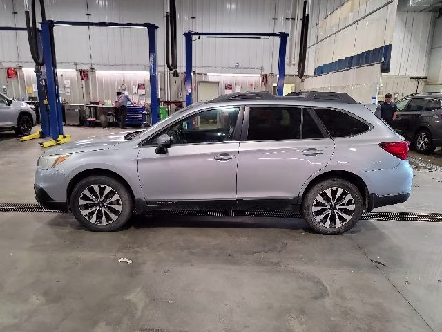 2015 Ice Silver Metallic Subaru Outback 3.6R AWD SUV