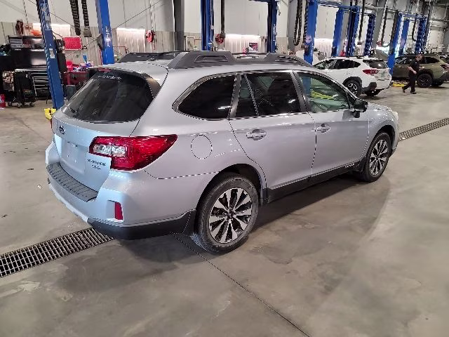 2015 Ice Silver Metallic Subaru Outback 3.6R AWD SUV