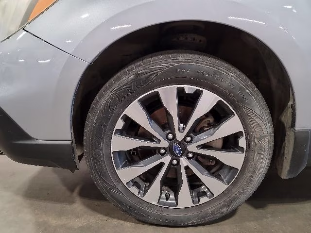 2015 Ice Silver Metallic Subaru Outback 3.6R AWD SUV