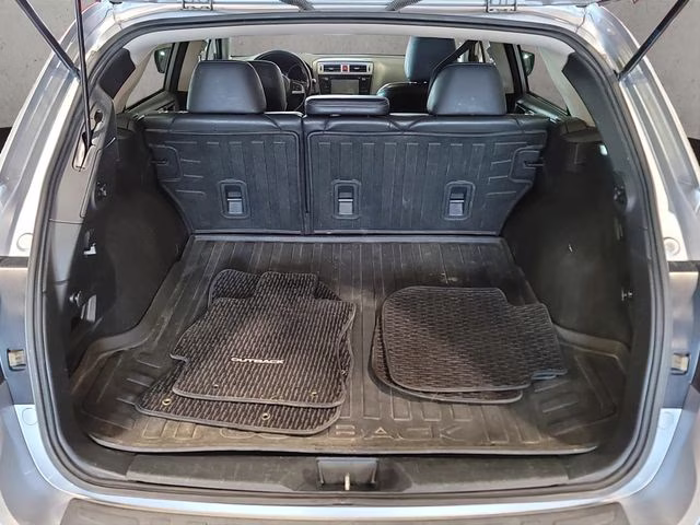 2015 Ice Silver Metallic Subaru Outback 3.6R AWD SUV