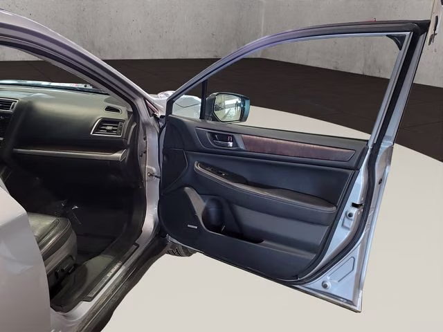2015 Ice Silver Metallic Subaru Outback 3.6R AWD SUV