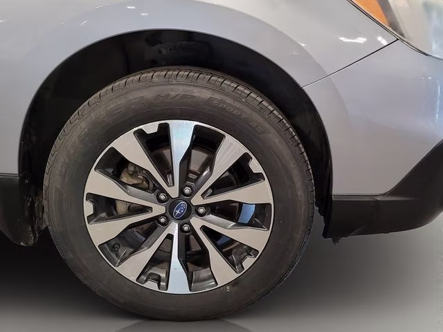 2015 Ice Silver Metallic Subaru Outback 3.6R AWD SUV
