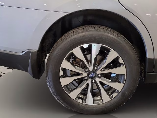 2015 Ice Silver Metallic Subaru Outback 3.6R AWD SUV
