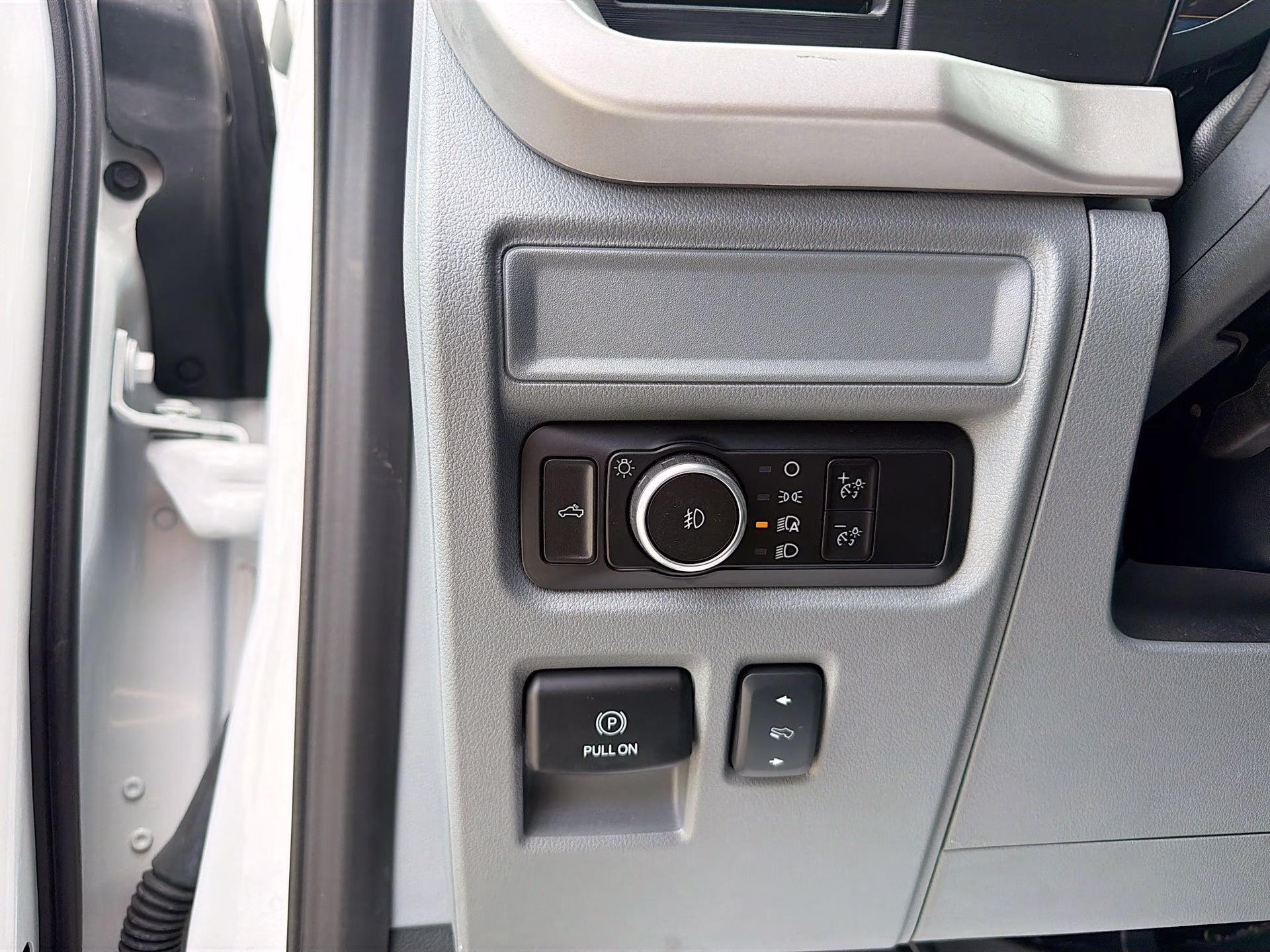 2023 Oxford White Ford F-150 XLT 4X4 Truck