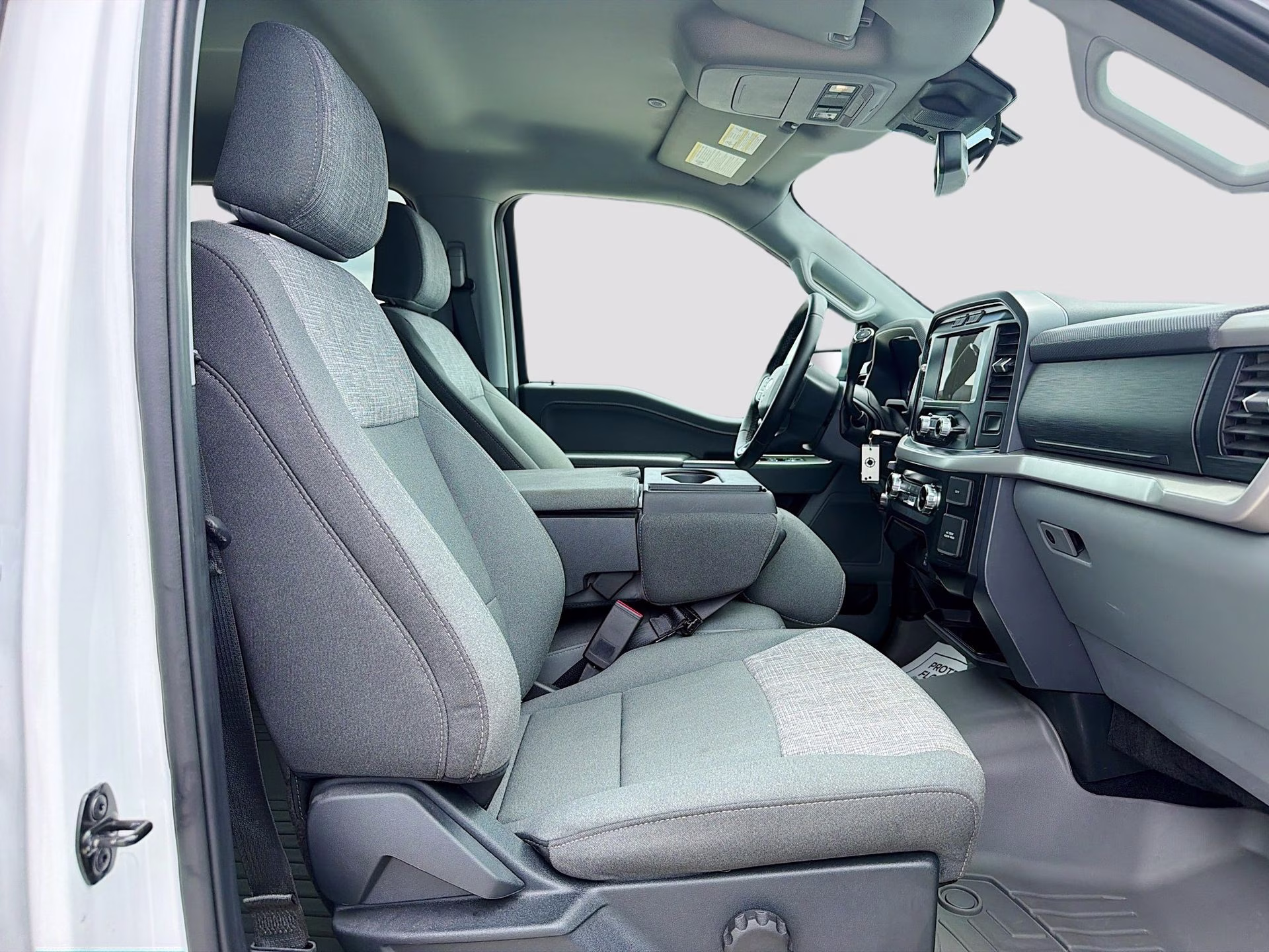 2023 Oxford White Ford F-150 XLT 4X4 Truck