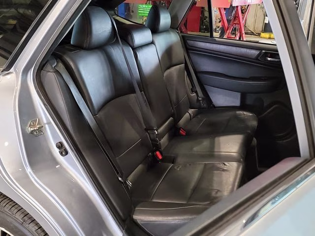 2015 Ice Silver Metallic Subaru Outback 3.6R AWD SUV