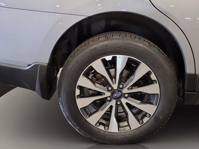 2015 Ice Silver Metallic Subaru Outback 3.6R AWD SUV