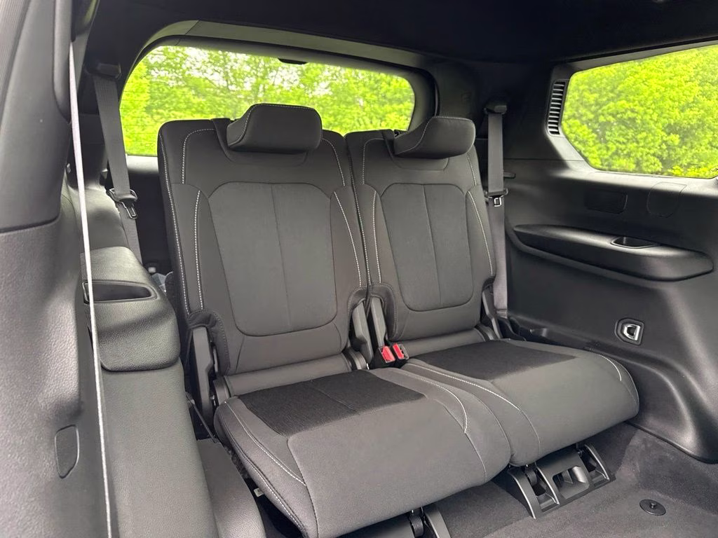 2026 Bright White Clearcoat Jeep Grand Cherokee L Laredo 4X4 SUV