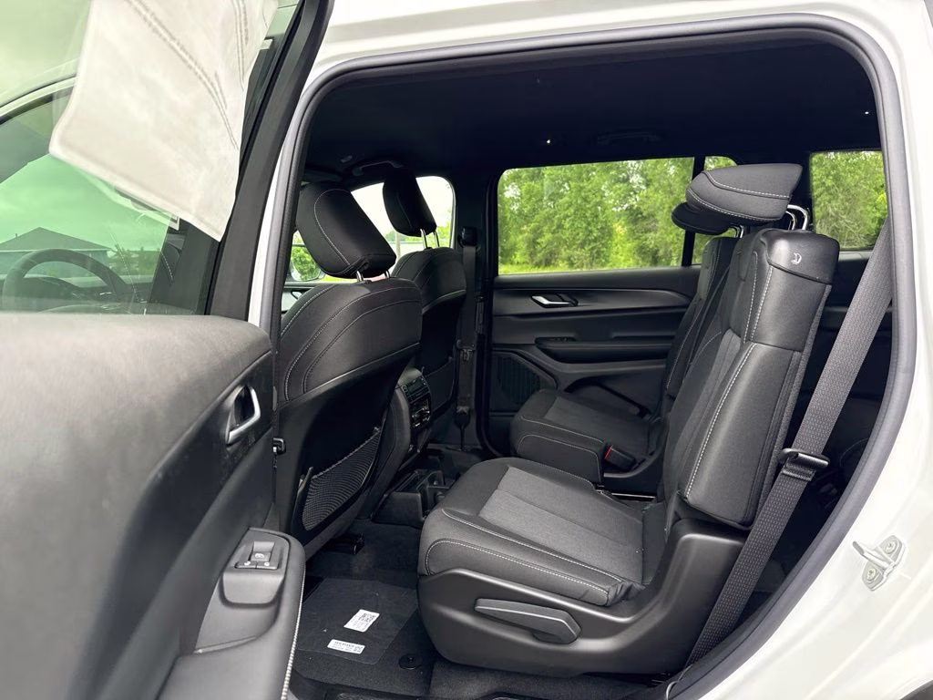 2026 Bright White Clearcoat Jeep Grand Cherokee L Laredo 4X4 SUV