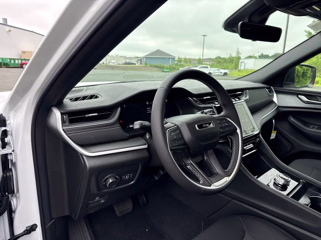 2026 Bright White Clearcoat Jeep Grand Cherokee L Laredo 4X4 SUV