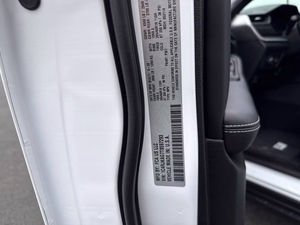 2026 Bright White Clearcoat Jeep Grand Cherokee L Laredo 4X4 SUV