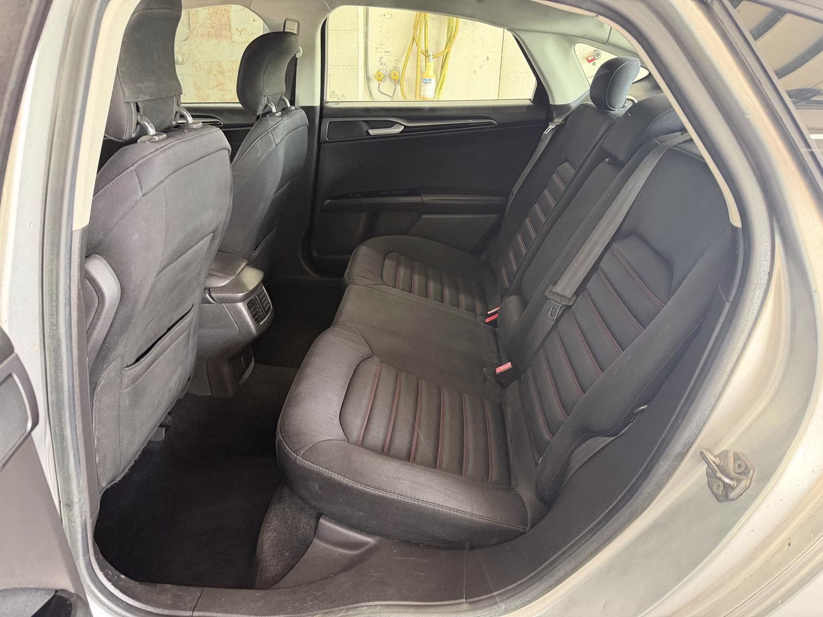 2014 Ingot Silver Metallic Ford Fusion SE FWD Sedan